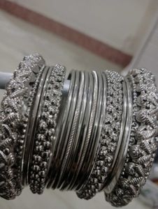 2 Hands Silver Oxidised Bangles