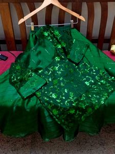 Stunning Emerald Green Kurta Set with Sequins