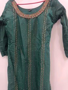 Elegant Emerald Green Embellished Kurta