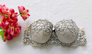 Victoria's secret : Elegant Strapless Lace Bra