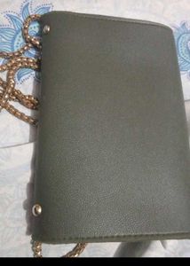 Chic Green Clutch Bag with Gold Chain