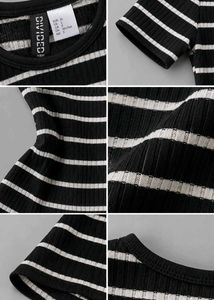 BLACK AND WHITE STRIPED SHORT SLEEVE FIT