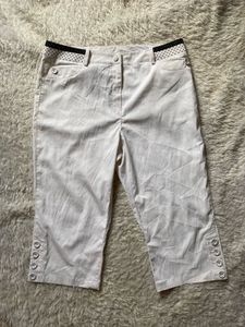 Y2K Chic White Capris