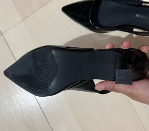 Chic Black Patent Slingback Heels