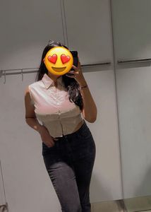 Sleeveless Collared Top
