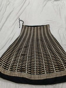 Elegant Black &amp; Beige Embroidered Skirt