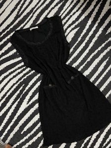 Chic Black Sleeveless Dress
