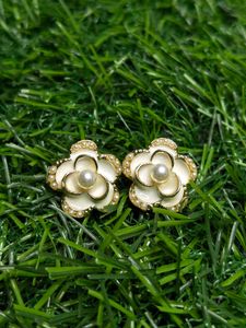 New Elegant Flower Pearl Earrings