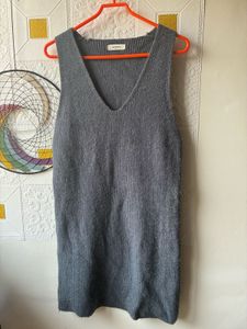 Sleek Knit V-Neck Sleeveless Dress