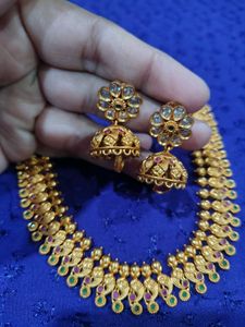 Stunning Traditional Necklace Set