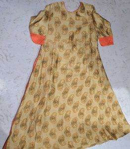 Elegant Paisley Print Kurta Set