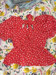 Stunning Red: bow style top🛑