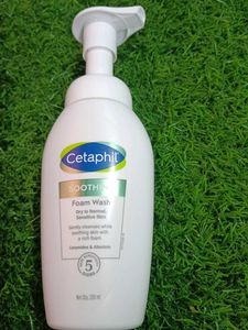 Cetaphil Soothing Foam Wash (200ml)