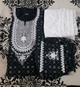 Embroidered Kurta Pant Set! In Bandhni Mirrorwork