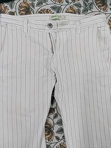Max Jeans White Pinstripe Pants