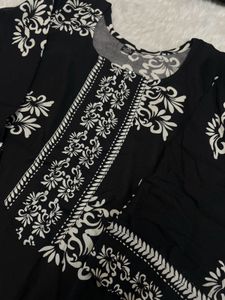 Entricated black embroidery kurta set new