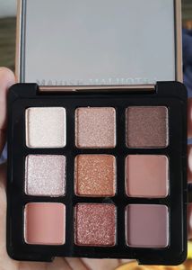 Myglamm Manish Malhotra Beauty 9 In 1 Eyeshadow Pa