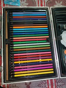 Artistic Drawing &amp; Painting Set