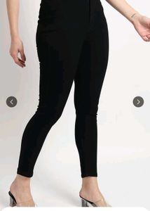 Black High-Waisted Skinny Jeans