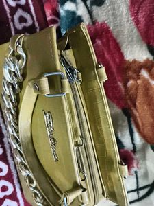 Fashion Handbag with Chain Detail