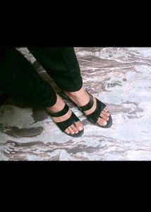 Chic Black Flat Sandals