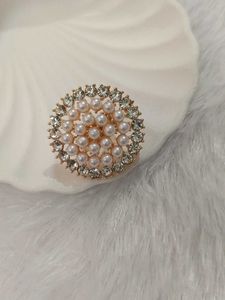 Elegant Pearl &amp; Crystal Brooch