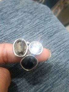 Fashion Ring with 3 Stones