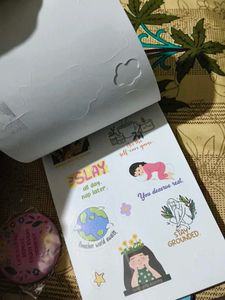 Factor notes happy hamper