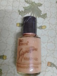 pack of Lakme Lipcolour &amp; Avon Nail polish