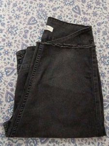 Stylish Charcoal Grey shorts (kapri) for girls