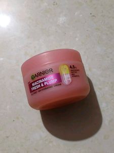 Garnier Niacinamide Fresh & Plump Cream pack of 3
