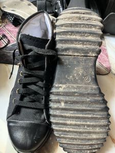 Black High-Top Canvas Sneakers
