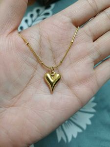 Chic Gold Heart Pendant Necklace