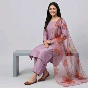 Lavender Suit with Floral Organza duppata🌺