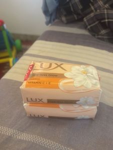 LUX Flaw-less Glow Jasmine Soap Bars (2 Pack)