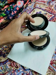 Huda Beauty 2in 1 Powder Cake