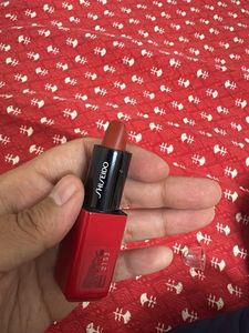 Shiseido Lipstick - Vibrant Red