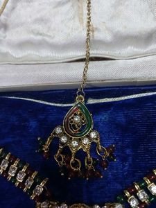 Stunning Necklace Set