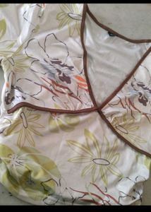 Floral Print V-Neck Cropped Top