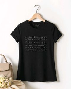 💎 CALVIN KLEIN BLACK T-SHIRT – CLASSY Women