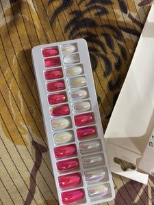 Press-On Nails Set