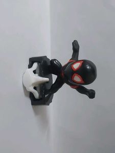 kinder joy - spiderman&amp; Alien action figure