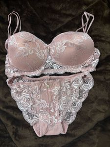 Lace Bra and Panty Set