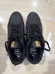 Puma One8 black sneakers