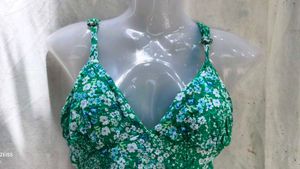 Green Floral Crop Top
