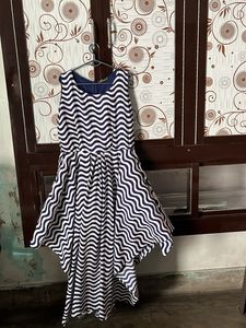 Stylish Navy & White Wave Print Dress