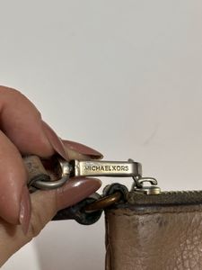 micheal kors wrist wallet