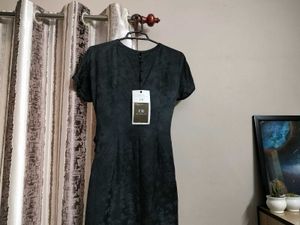 Chic Black Textured Dress