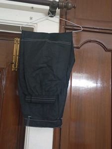 women's Black Cargo pants