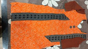 Beautiful Orange &amp; Black Printed Kurti - Size M (L